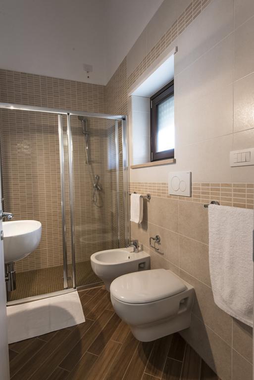 Golden House Hotel Mesagne Room photo